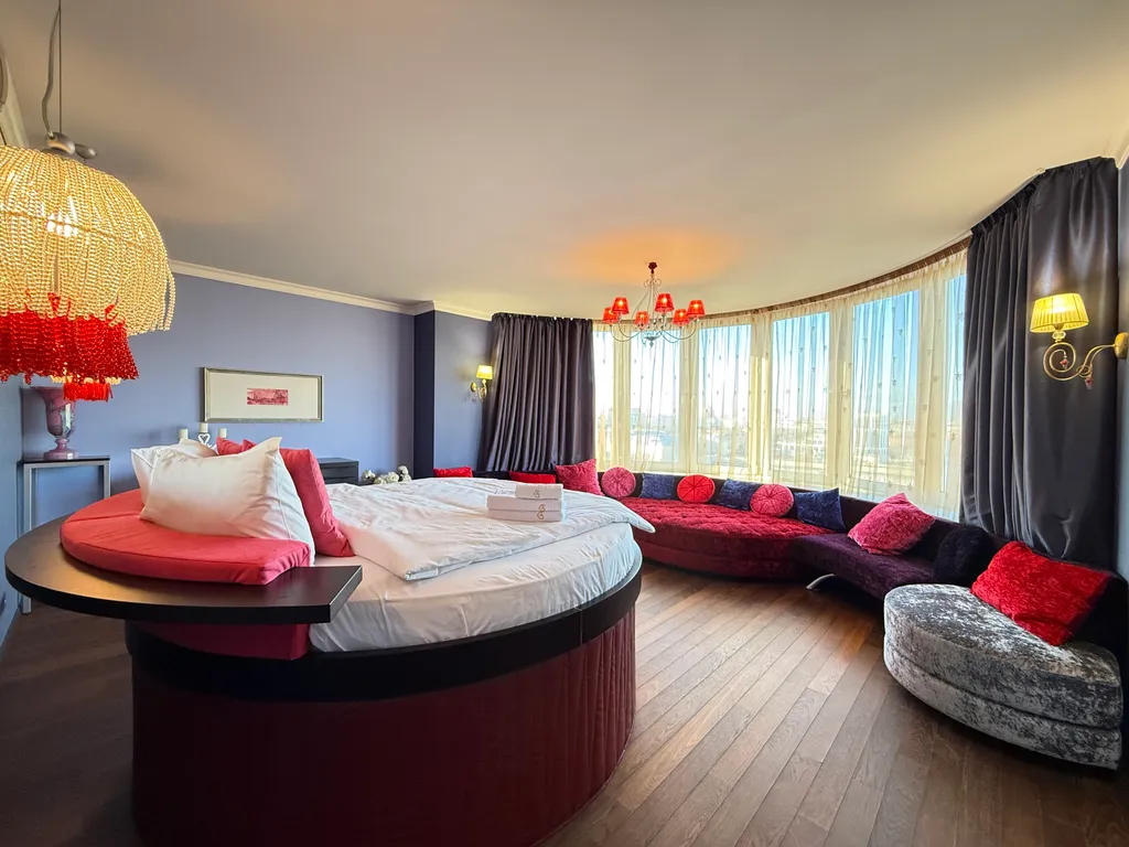 Апартаменты 5-комнатные в центре города