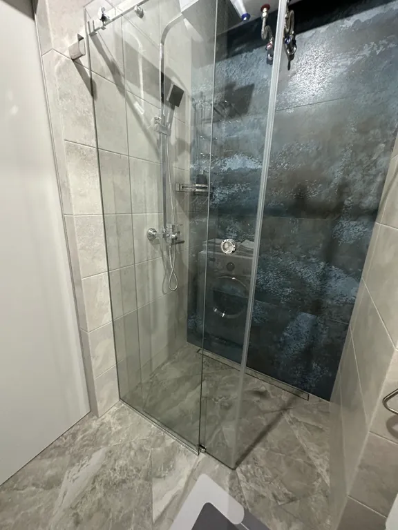 Новые апартаменты, класса комфорт, в центре, с видом на море