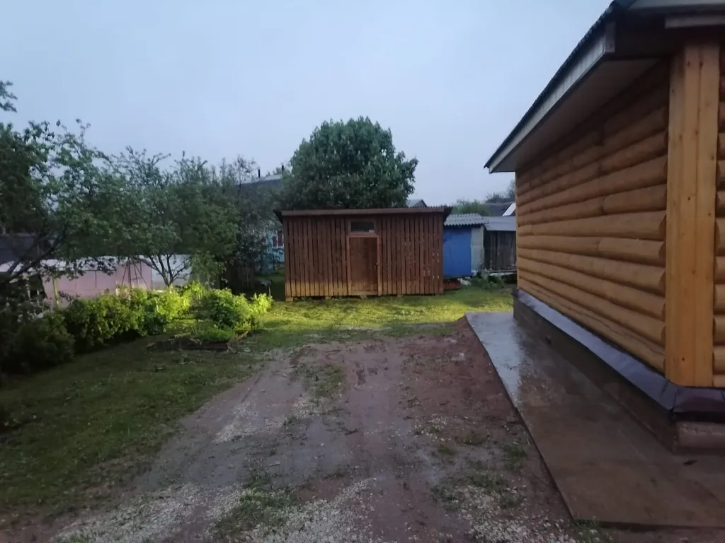 Новый бревенчатый дом в центре