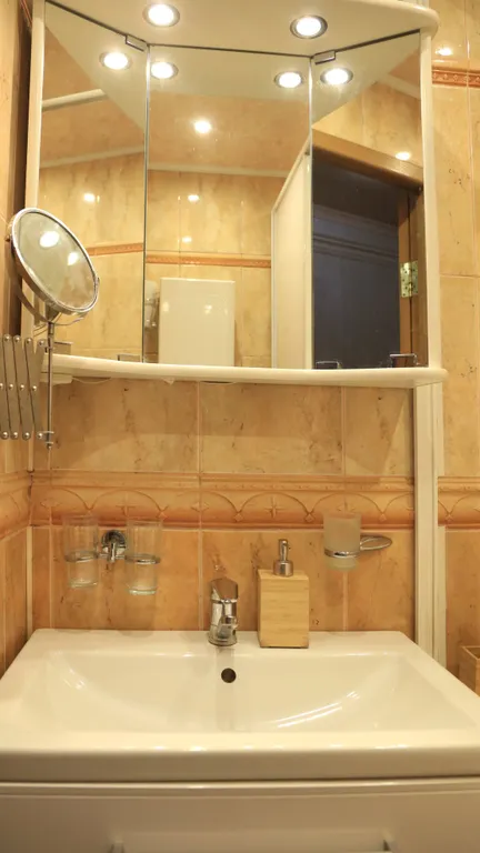 4-комнатная возле ТЦ Корона