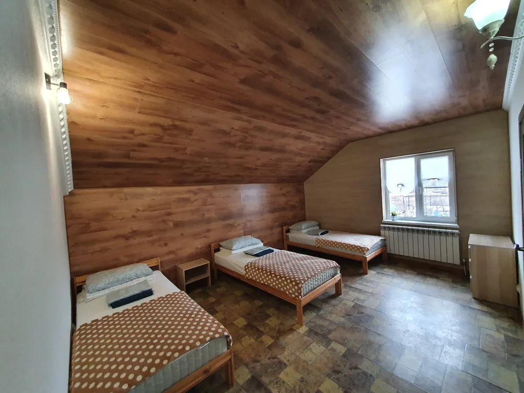 Уютный гостевой дворик в живописном тихом уголке