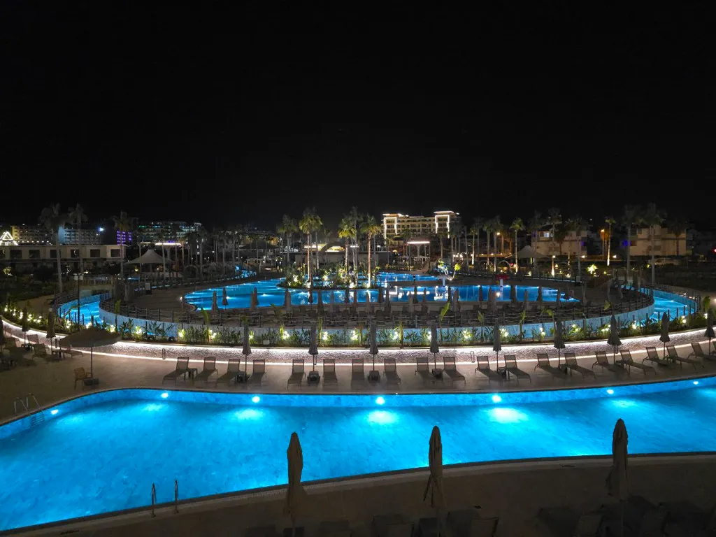 Квартира XL в Azura World Residence c лучшим видом