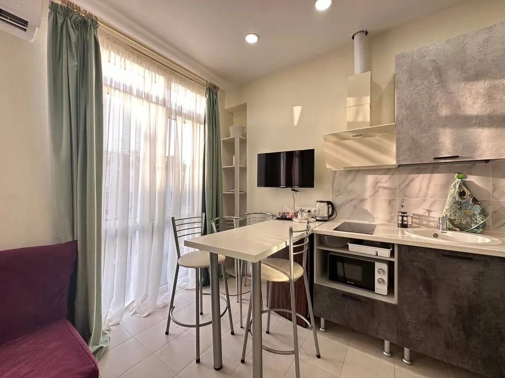 Квартира Апартаменты всего в 5 минутах от пляжа с видом на море — Сириус