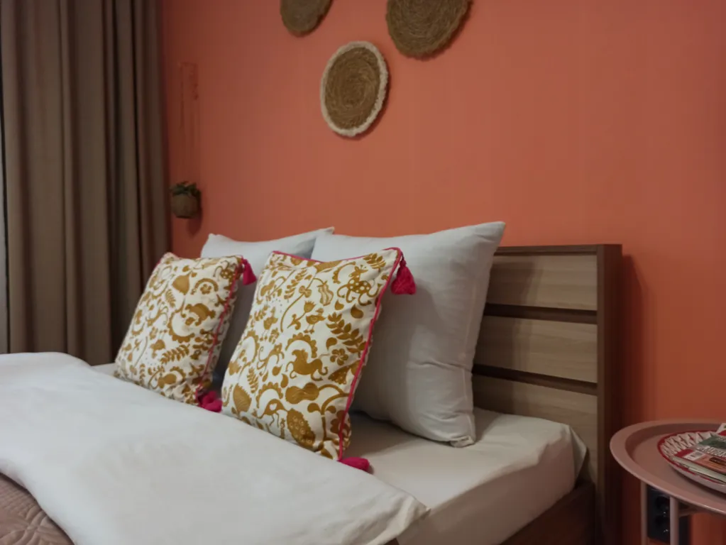 Оливковая, двухкомнатная квартира на Кургане