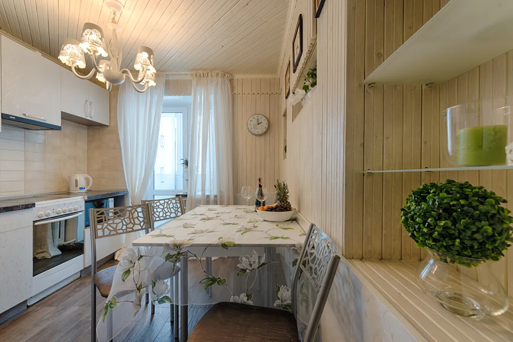 Апартаменты 5-комнатные в центре города с видом на реку