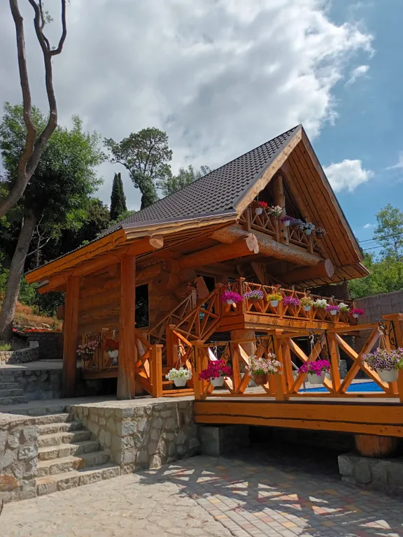 Дом - сруб с видом на море