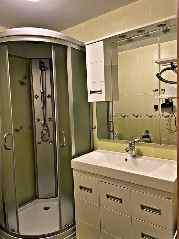 Трехкомнатная квартира у Торговых Рядов в центре