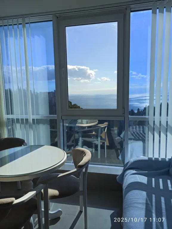 Квартира Квартира с потрясающим видом на море в элитном доме — Алушта