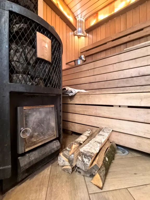 Дом с баней, терраса с барбекю, мангальная зона