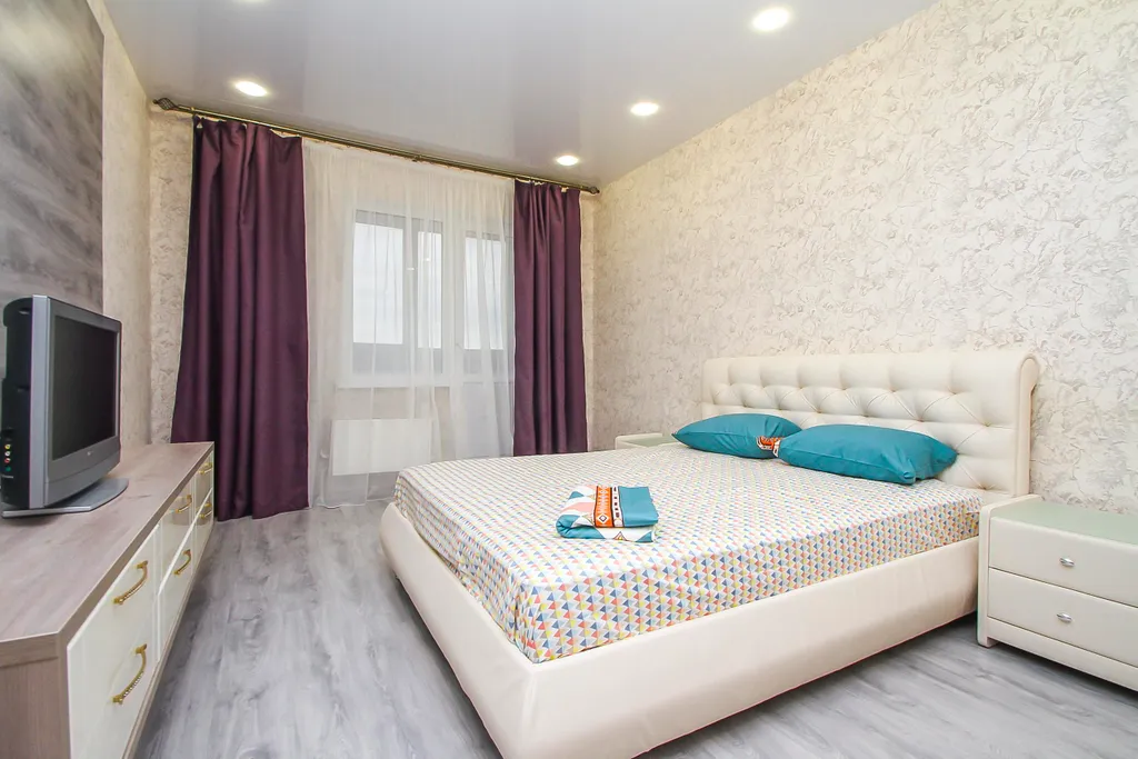 Комфортная квартира возле ТРЦ Аура — аренда посуточно в Сургут