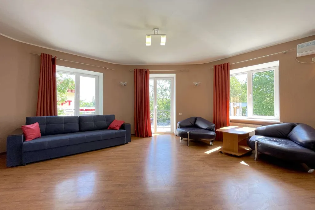 3-комнатная Квартира — аренда посуточно в Феодосия