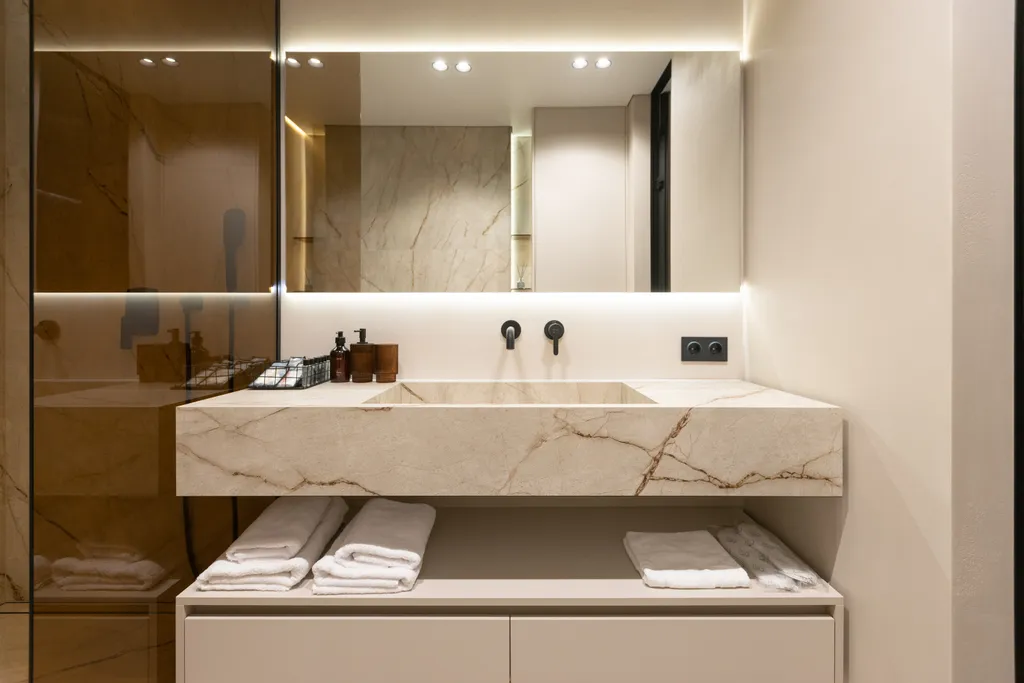 Апартаменты бизнес класса в центре города с красивым видом из окна