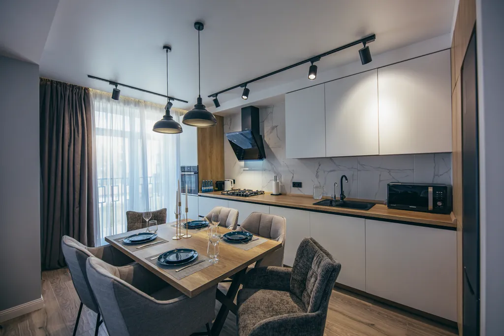 4-комнатная квартира в 100 метрах от моря