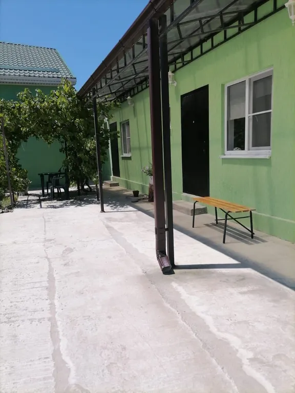 Двухквартирный дом недалеко от моря