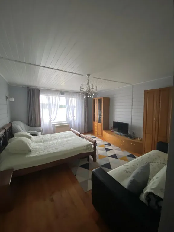 Уютный двухэтажный дом на берегу озера Селигер