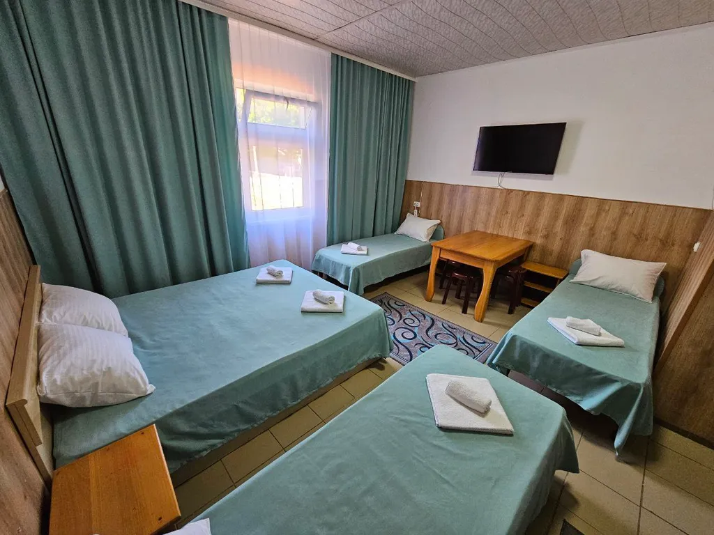 Квартира Квартира Семейный 5ти-местный номер стандарт 2й этаж. — Лазаревское