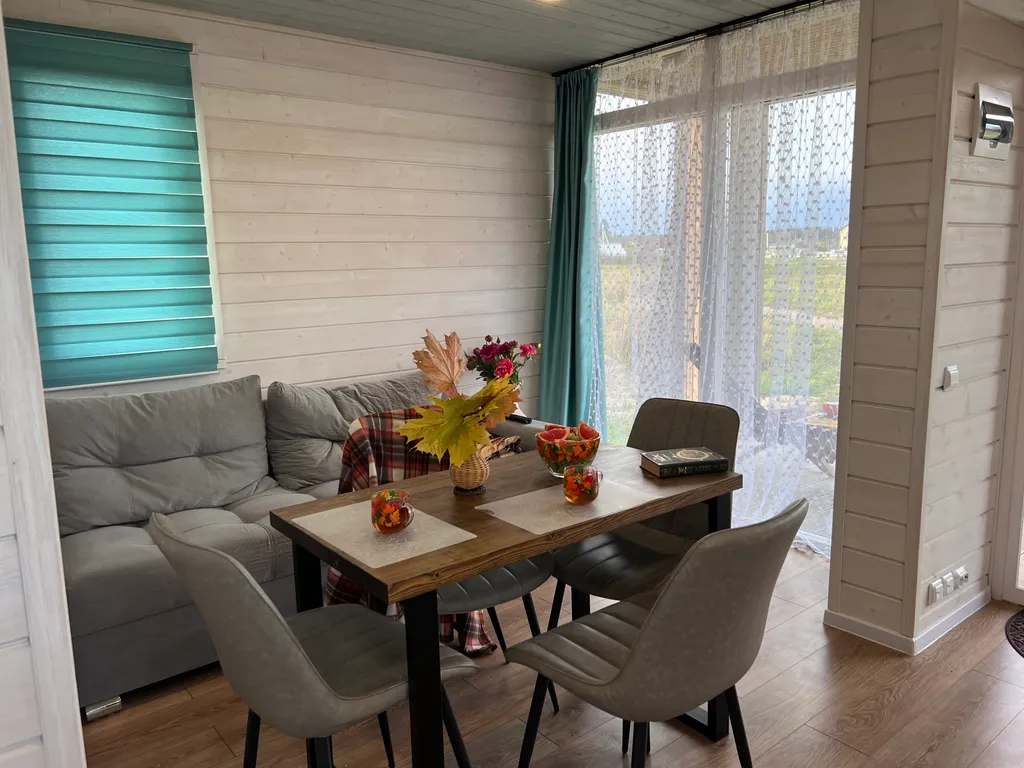 Коттедж Домик Бонапарт на базе отдыха Монтенегро — Волковицы