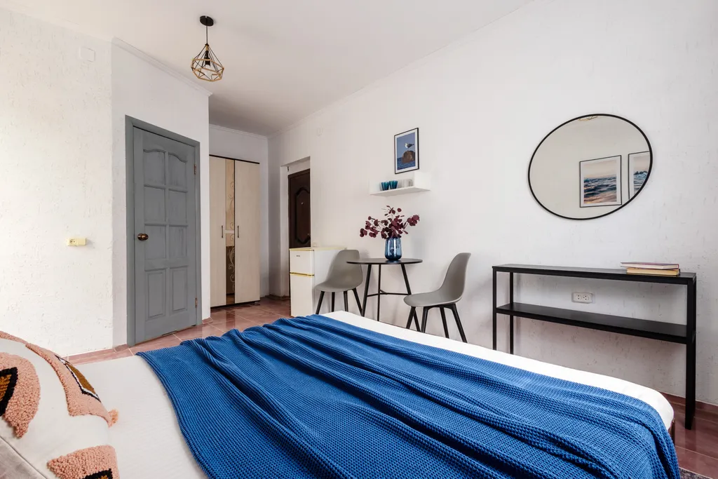 Квартира Большая светлая комната с видом на террасу — Сочи