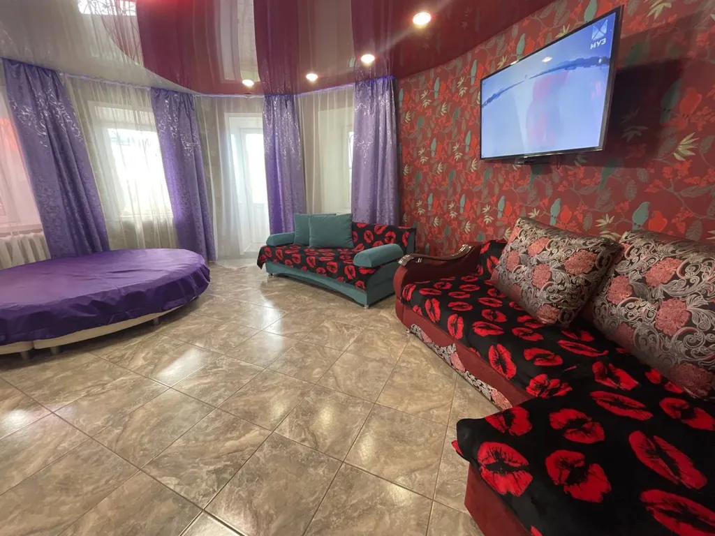 Студия любви в стиле 50 оттенков красного