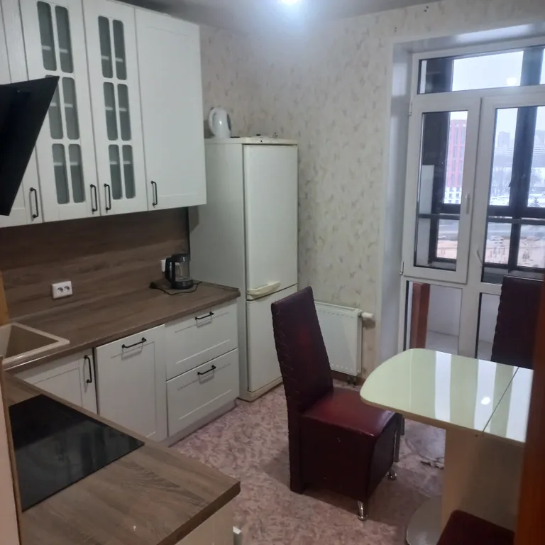 Квартиру на Планете, возле дворца борьбы и ТЦ Планета