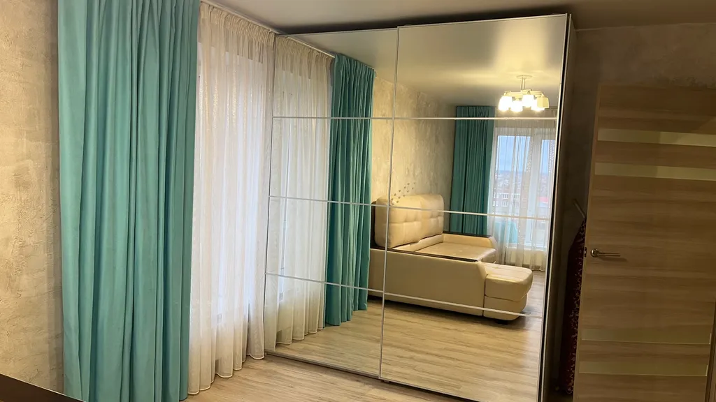 Квартира рядом с Волгой, с панорамными окнами и красивыми закатами