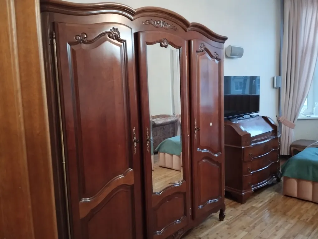 Квартира Шикарная меблированная комната в готическом замке в центре Москвы — Москва