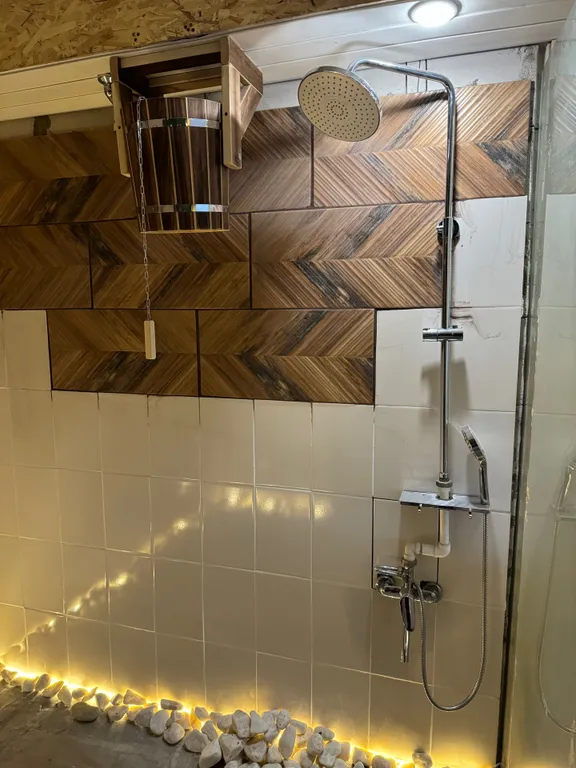 Большой дом в лесу