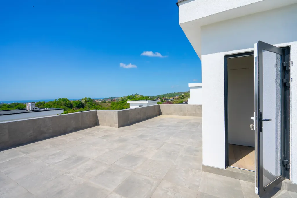 Дом с кедровой сауной и подогреваемым бассейном