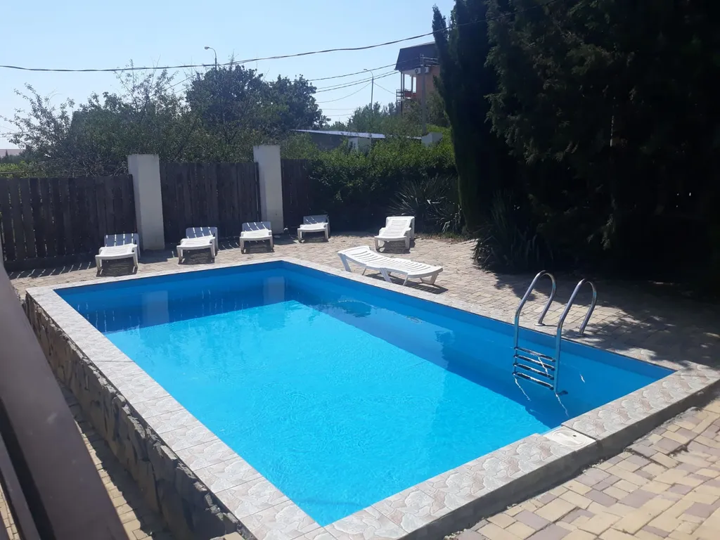 Дом с подогреваемым бассейном и сауной с видом на море