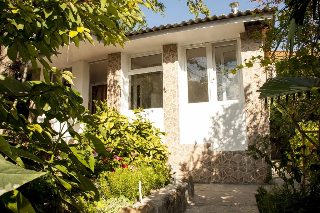 Коттедж 1-я половина верх в новом доме с видом на море — аренда посуточно в Гурзуф