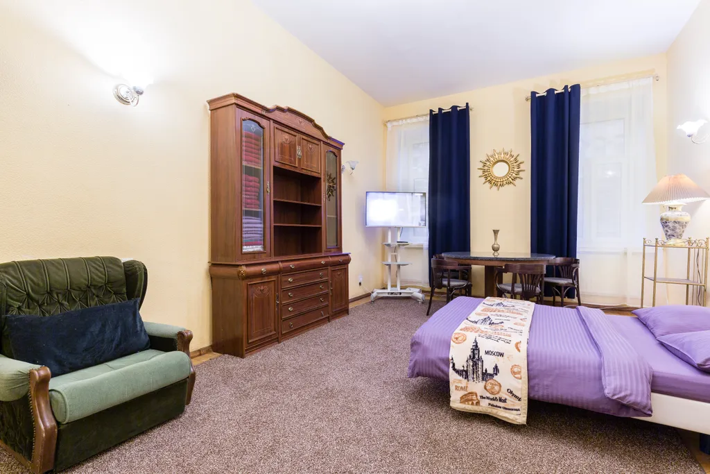 Ryss' 3BR Apt on Nevsky