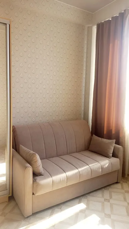 Четырехместная однокомнатная квартира с балконом в центре