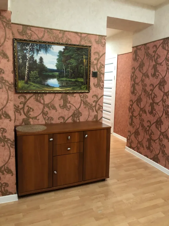 Уютная двушка в хорошем доме возле ЦУМа, рядом с Новогодней Елкой