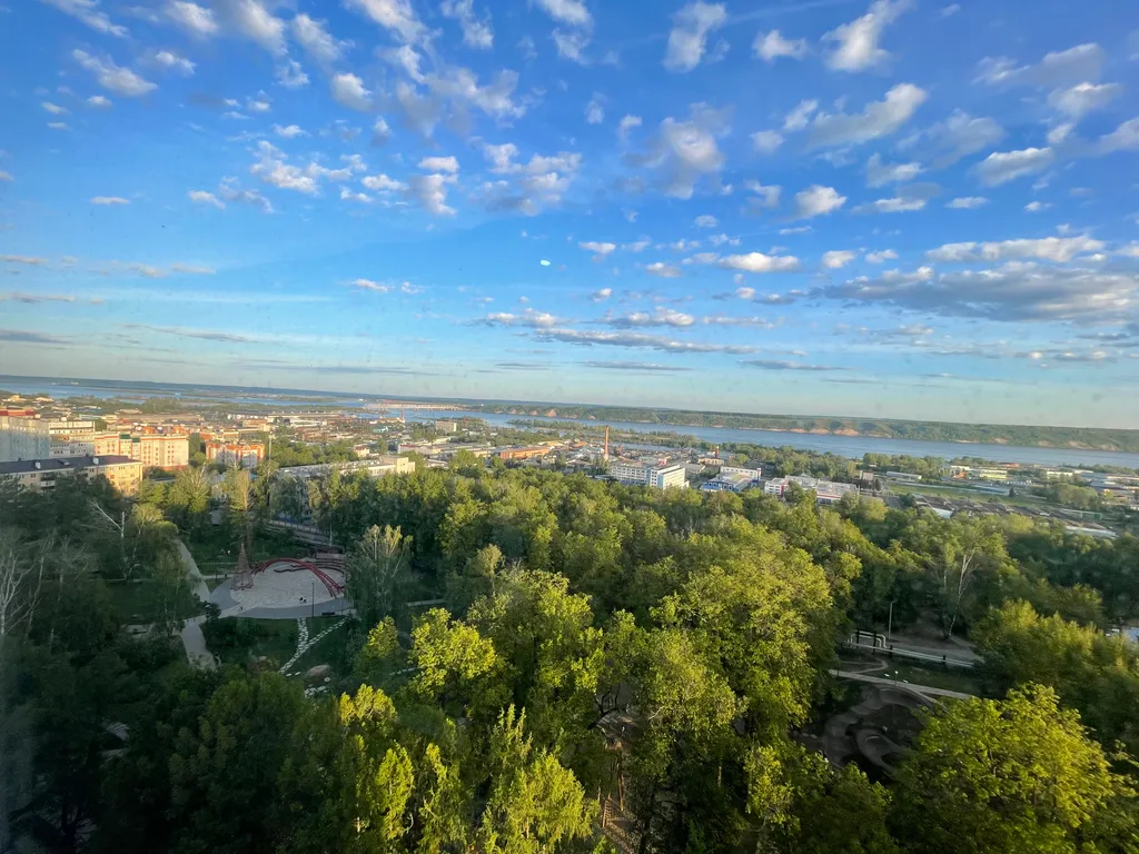 У нас очень тихие и очень хорошие соседи, вам никто не помешает