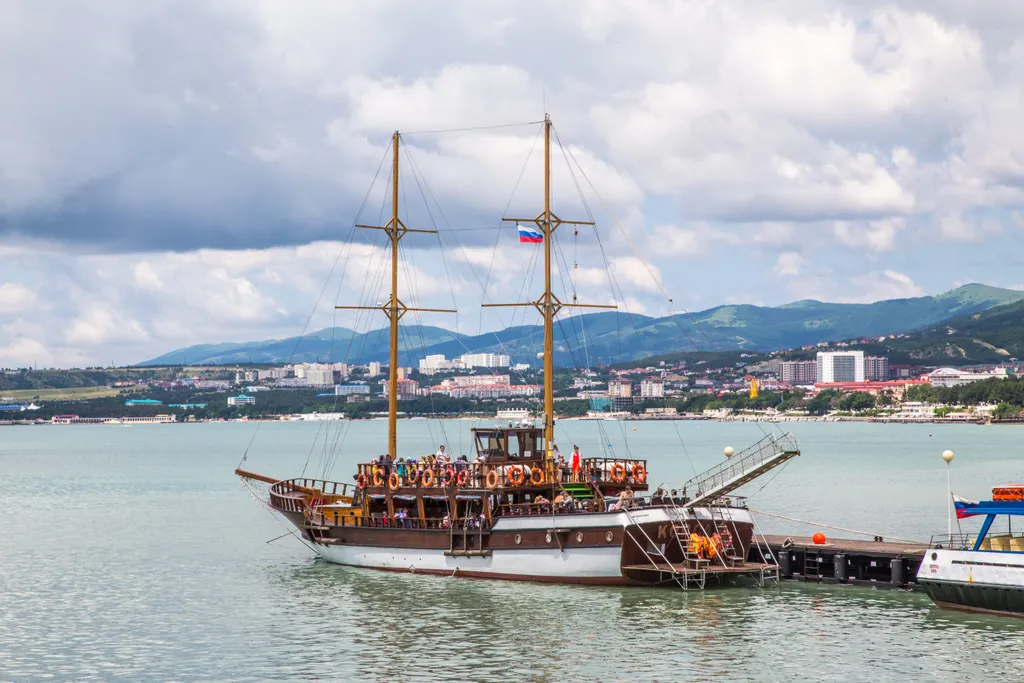 Квартира 3-комнатная квартира с террасой в Сосновой роще — Геленджик