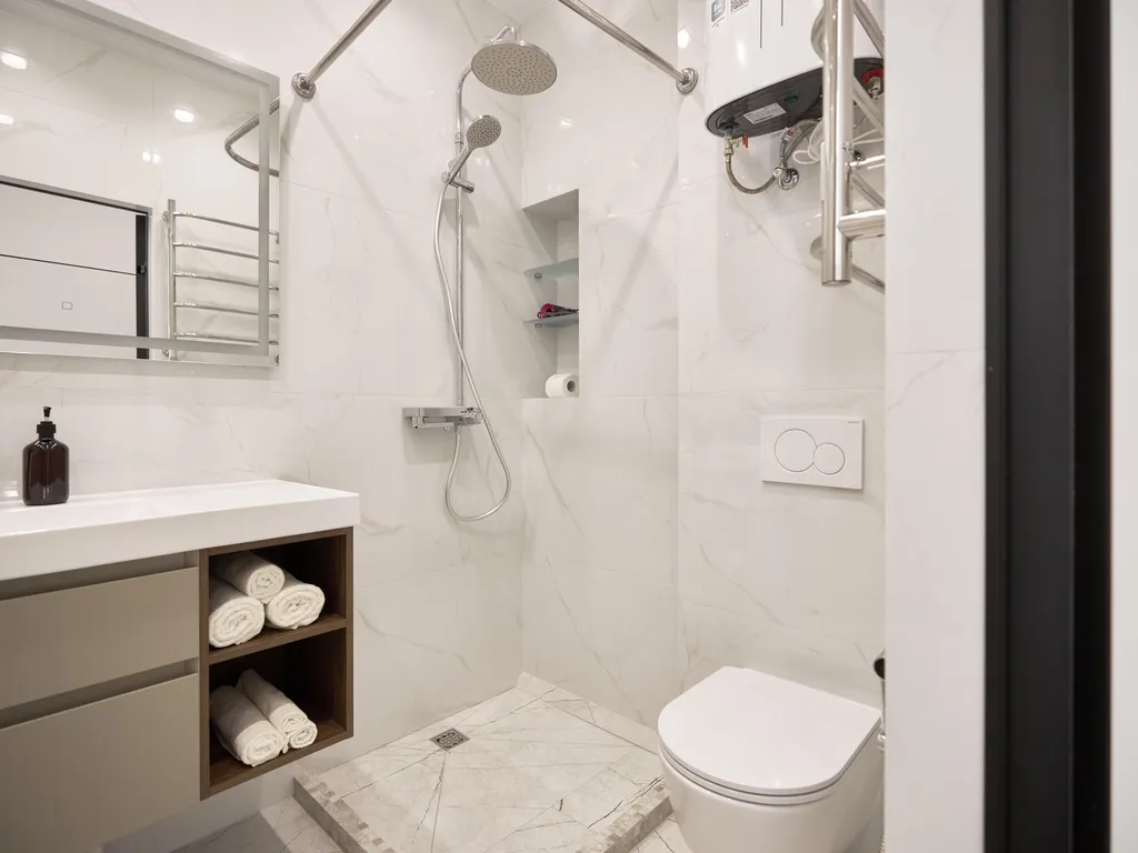 Современная, новая квартира с видом на горы