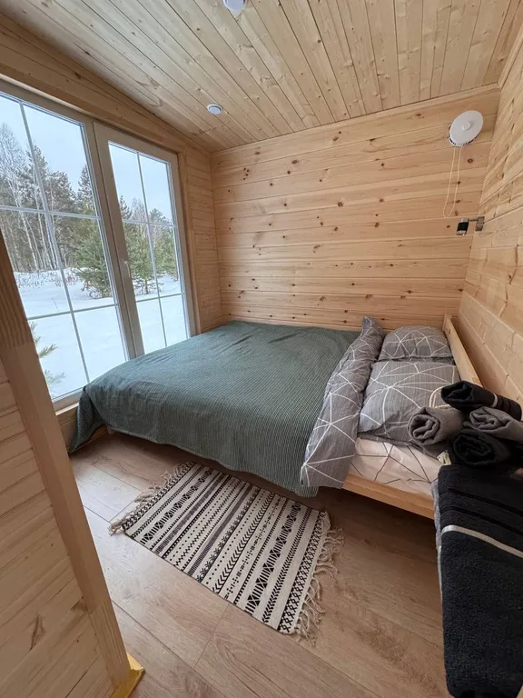 Уютный дом в лесу