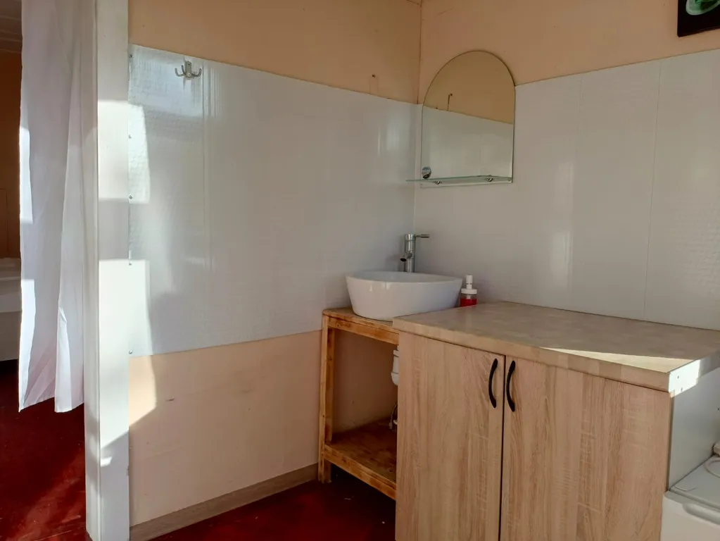 Квартира Бюджетный двухместный номер с 2 раздельными кроватями и своим туалетом — Бжид