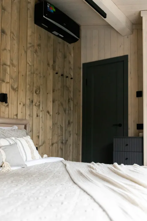 Коттедж Экcклюзивный дом с гopячим чaнoм в сосновом лесу — Семеновское