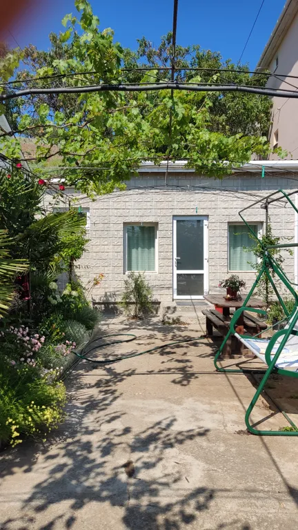 Коттедж Домик-студия для двоих — аренда посуточно в Малореченское