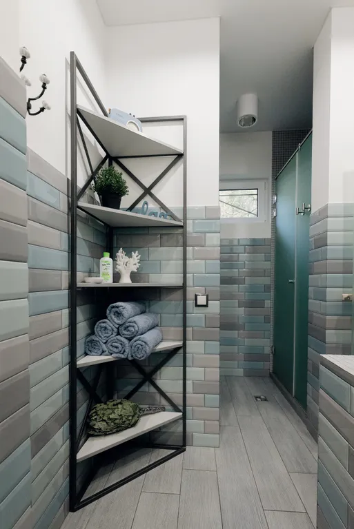 Дом с баней и купелью около Минского моря