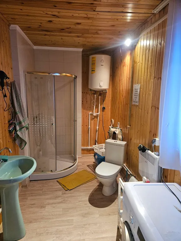 Уютный дом у озера