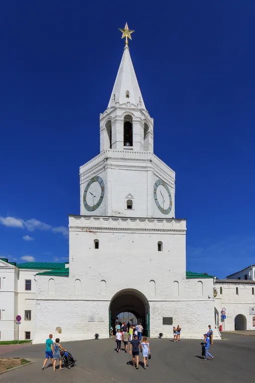 Дизайнерская квартира в историческом центре Казани с видом на сквер