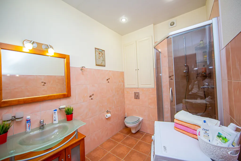 4BR Apartment next to St Isaak Cathedral