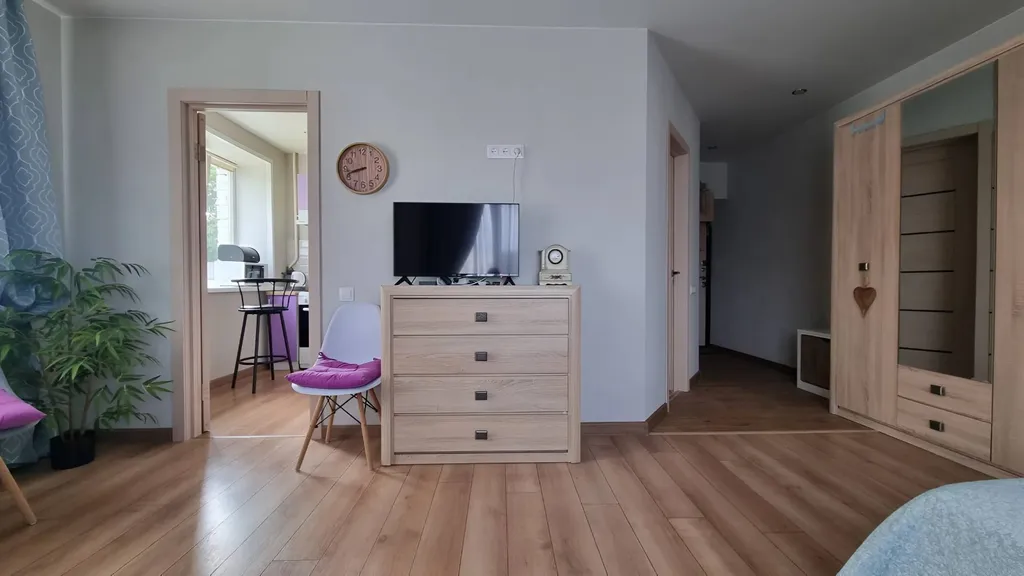 В центре города уютная квартира с современным интерьером