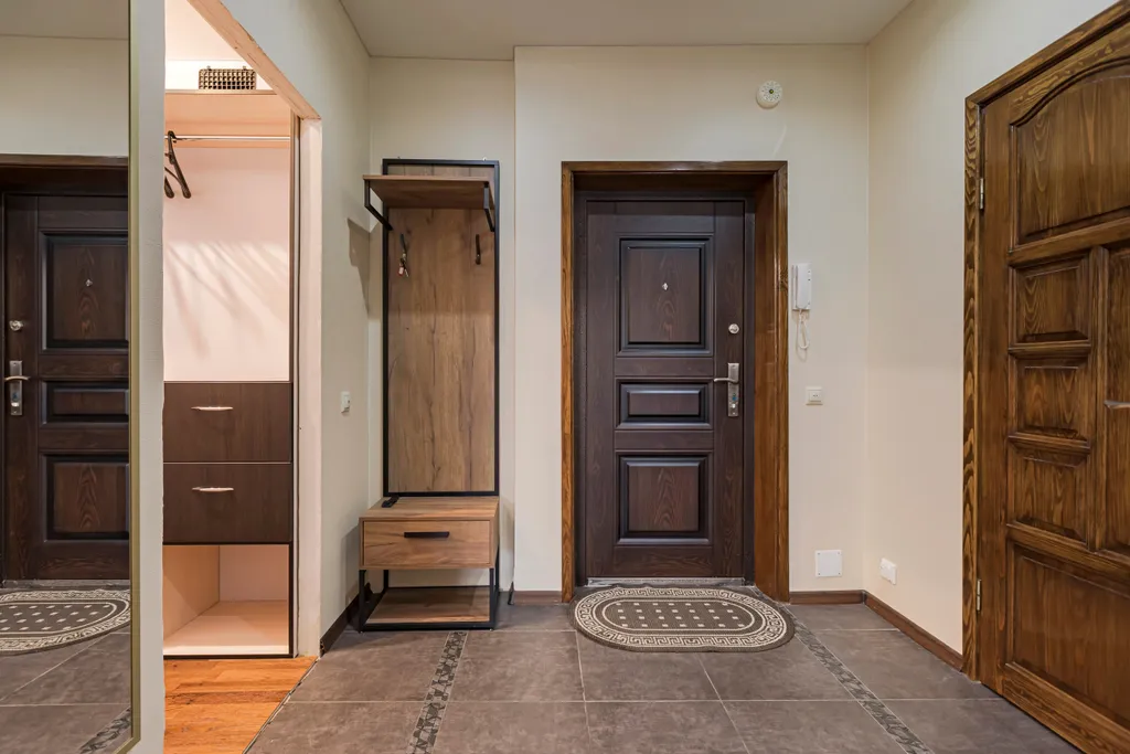 Современная уютная квартира с балконом рядом с метро и ТЦ