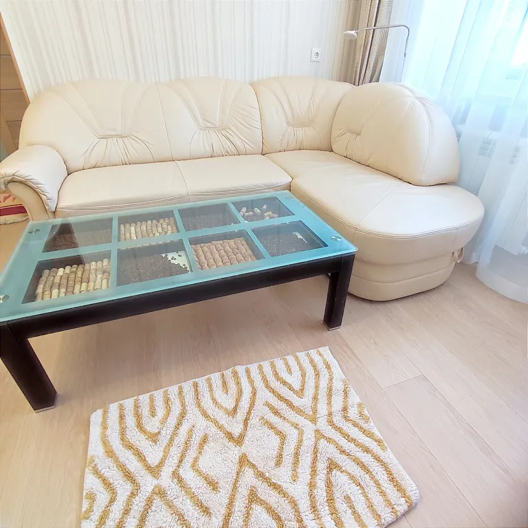 Комфортная двухкомнатная квартира в центре