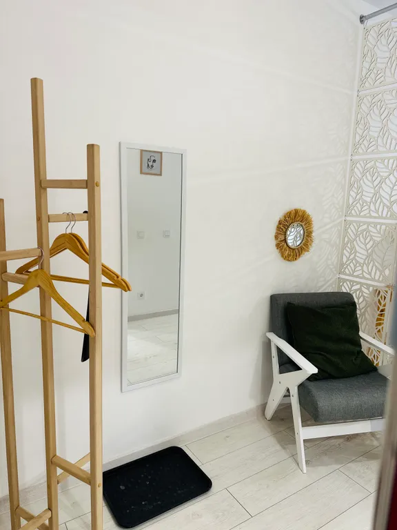 Thursday's apartment