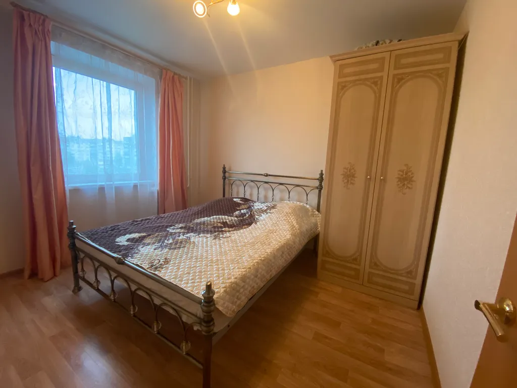 Чистая двухкомнатная квартира — аренда посуточно в Златоуст