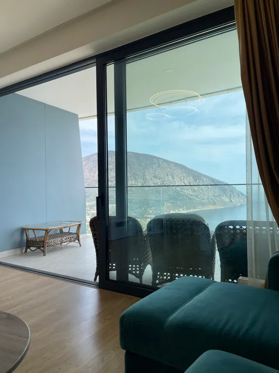 Гурзуф ривьера главное здание с видом на море